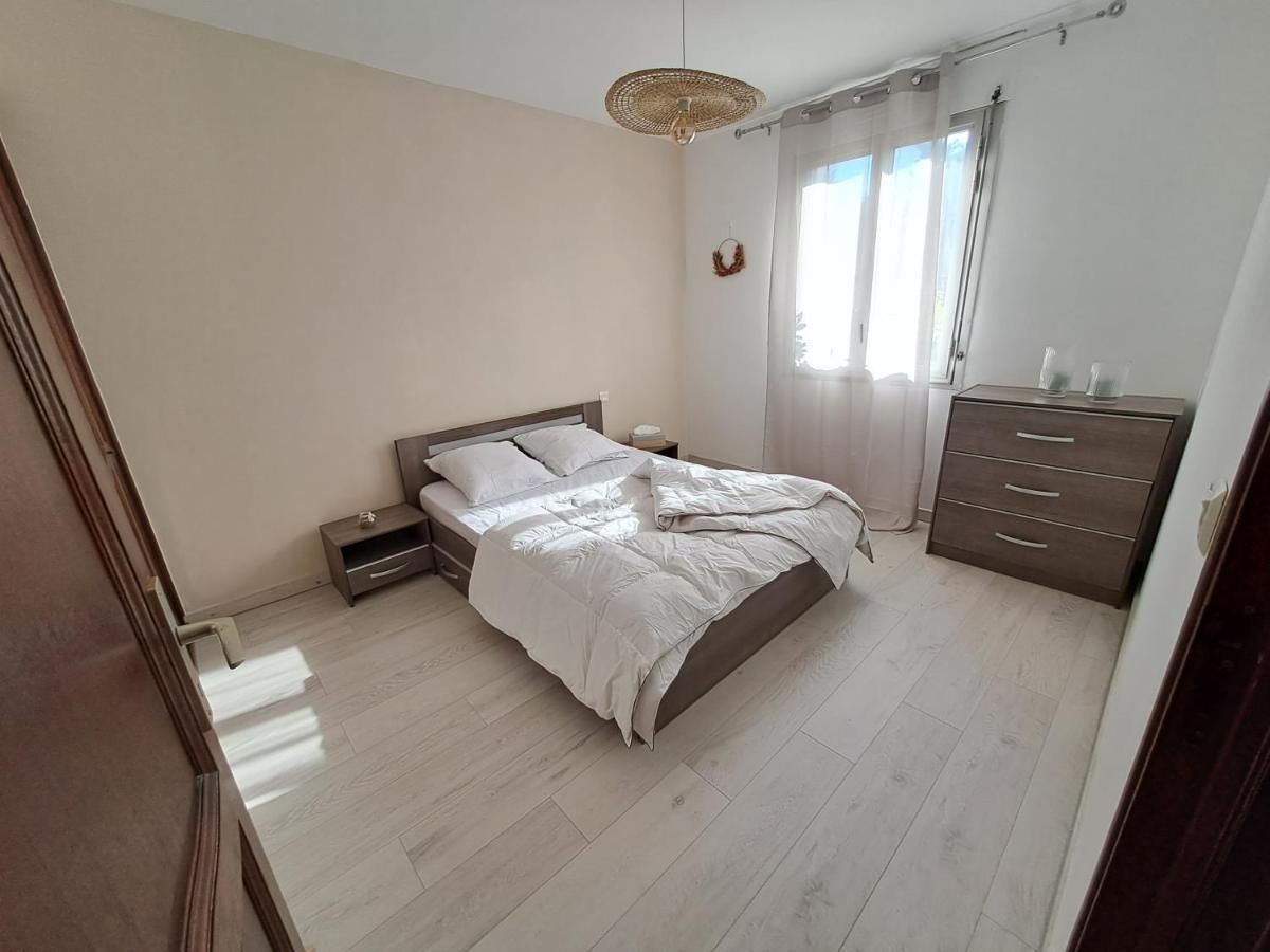 T2 A 2Min Du Centre +Parking Apartment L'Isle-sur-la-Sorgue Exterior photo